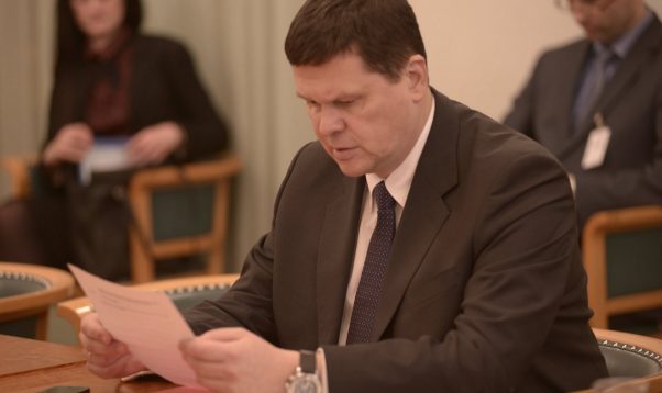 Ministrs K.Gerhards: Rīgas dome pārkāpj demokrātijas principus – pretrunīgie grozījumi ir jāatceļ